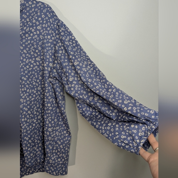 GAP 3/4 Puff Sleeve Floral Shirt - Size M - blue ivory floral - Picture 2 of 7